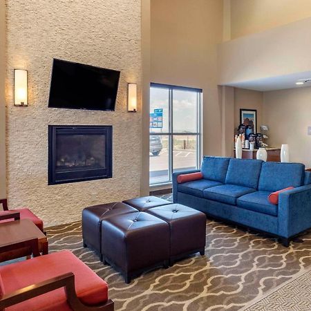Comfort Inn & Suites Edgewood Exterior photo